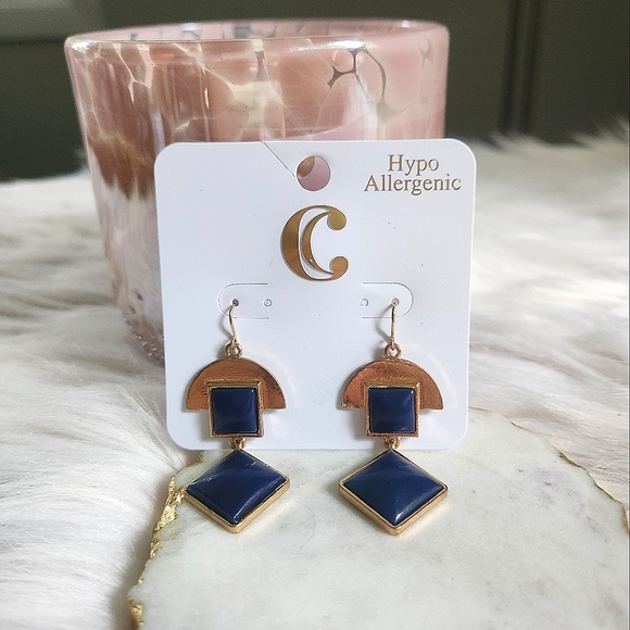 NWT Charming Charlie Gold-Plated Navy Blue Statement Dangle Earrings - Picture 3 of 5